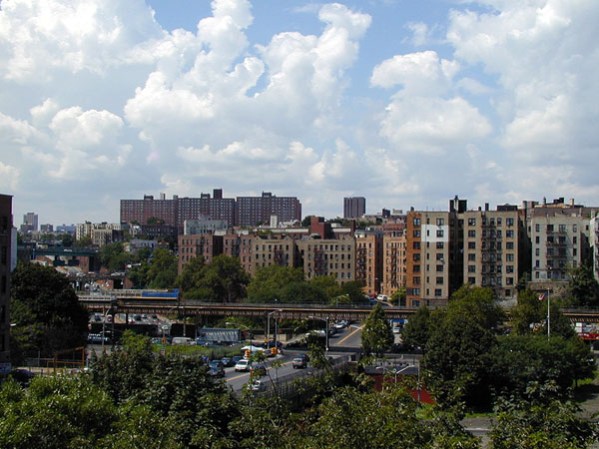 En el Bronx, suele haber muchas bandas mafiosas y urbanas.