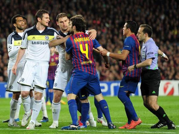 Imágenes el partido entre el Chelsea y el Barcelona jugado en la capital catalana y que empató 2-2 el equipo culé, quedando eliminado e la Champions League.