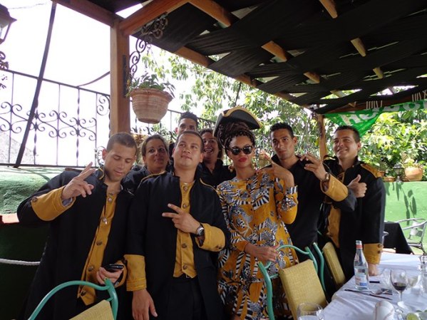 "Ella estaba preciosa, sin una gota de maquillaje, muy natural", dijo Silvia Fernández, mesera de La Guarida, el restaurante donde comieron Beyonce y Jay Z.