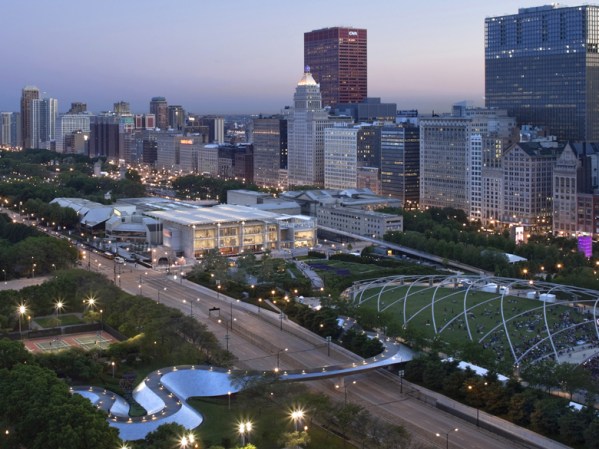 El “Art Institute of Chicago” guarda y expone una colección de más de 300,000 obras de arte: clásicos, asiáticos, modernos, arquitectónicos, fotográficos; en el Instituto de Arte de Chicago, hay para escoger.