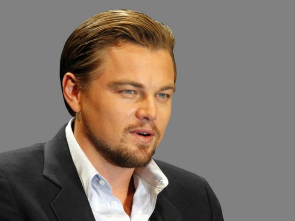 El guapo Leonardo de Caprio, quien tiene sangre rusa, alemana e italiana, está próximo a cumplir los 40 años. Él nació en Los Ángeles, California, el 11 de noviembre de 1974.