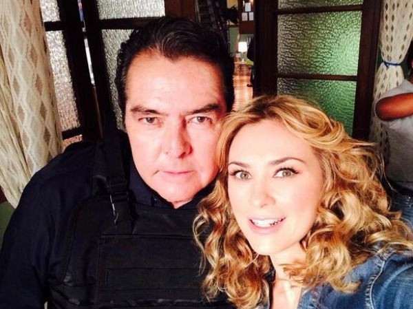Aracely Arámbula @aracelyarambula #LosMiserables @luribem pic.twitter.com/6LaxzvP2Yv • 10 de julio.