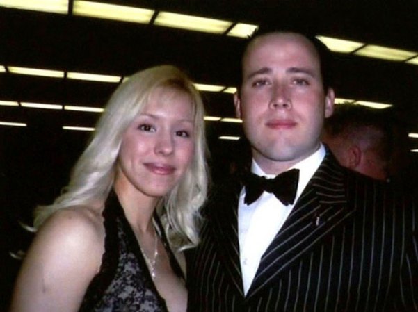 Arias, de 32 años, natural de Yreka, California, fue juzgada en Arizona por el asesinato de su novio Travis Alexander, ocurrido el 4 de junio del 2008.