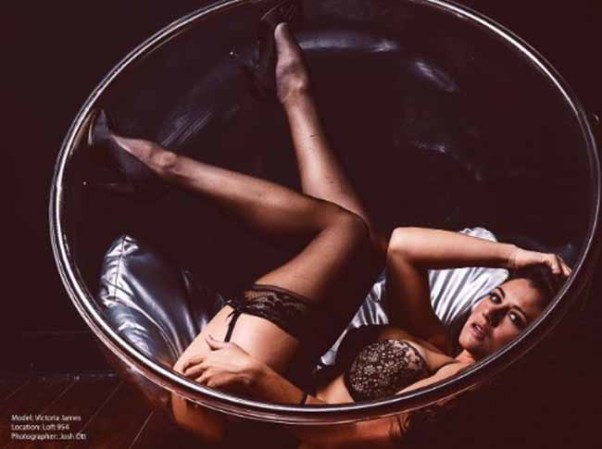 Ahora Olivia Sprauer se hace llamar Victoria Valantine James. Y cree que la publicidad la hará triounfar como modelo.