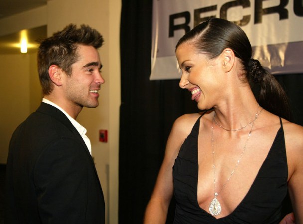 Colin Farrell y la actriz Bridget Moynahan protagonizaron candentes escenas en "The Recruit". En esta imagen se les ve en el estreno de la película en California.