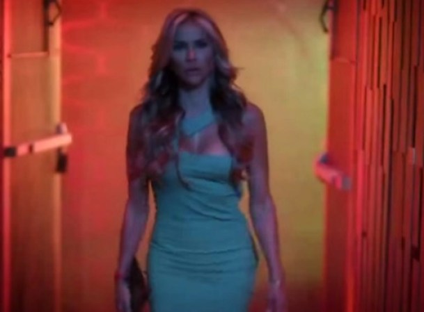 Las intrigas de Claudia (Aylín Mujica) hacen que “Lucha” (Aracely Arámbula) crea que no tiene apoyo entre los suyos, así que empieza a buscar trabajo y a localizar a una niña a la que prometió proteger.
