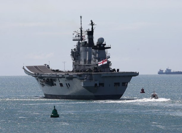 España ha puesto en vigor medidas que han dificultado de sobremanera la entrada y salida de personas en el peñón de Gibraltar, lo cual ha irritado a Londres.