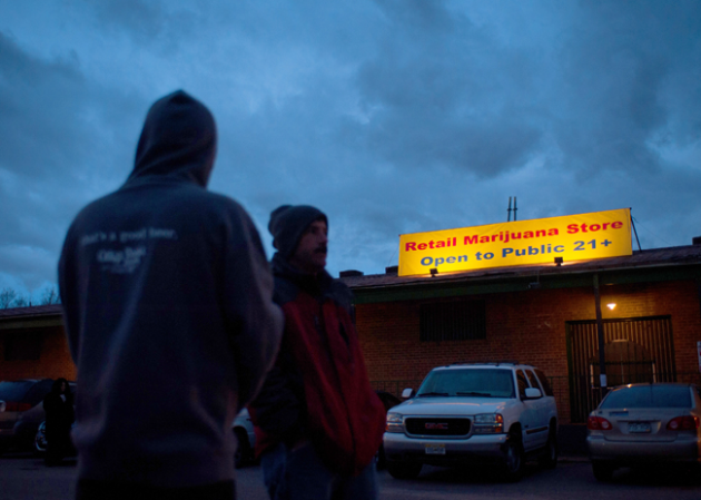 1 DE ENERO, 2014: Este miércoles arrancaron las ventas legales de marihuana para uso recreativo en Colorado.