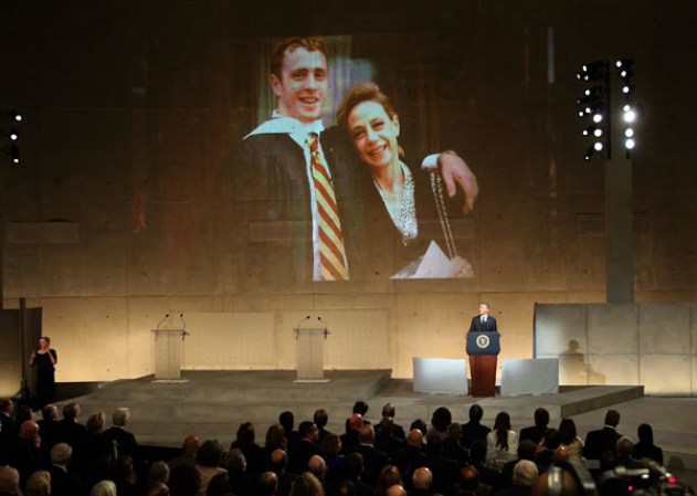 Nueva York rinde tributo a las víctimas caídas durante los ataques del World Trade Center, durante la emotiva inauguración del Museo del 9/11.