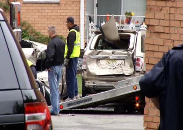 Según el reporte, el pistolero fue hasta la casa de Thomas a eso de las 6:15 a.m. y disparó varias veces contra su esposa.