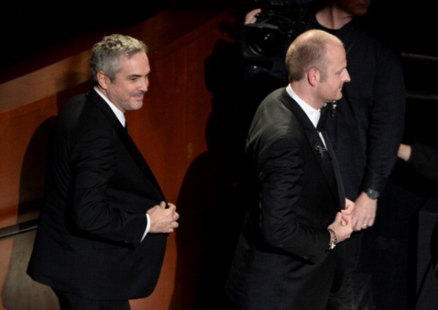 ¡Los mexicanos arrasan en los Premios Oscar! El mexicano Alfonso Cuarón y el británico Mark Sanger se llevan el premio por mejor edición por su filme "Gravity".