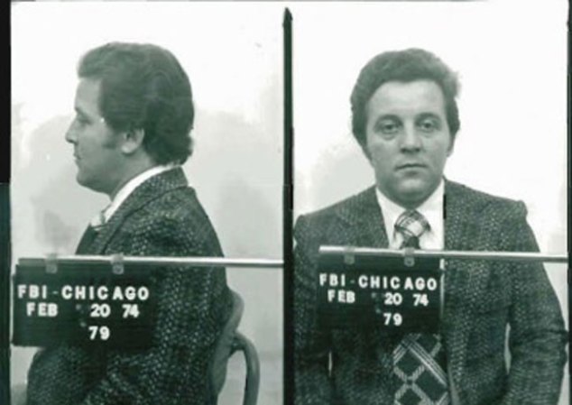 Tony Spilotro es otro personaje curioso del hampa en Chicago. Sumamente violento, estuvo encargado de vigilar las inversiones del "Outfit" en Las Vegas hasta que uno de sus muchos enemigos lo mató en 1986 junto con su hermano Michael.