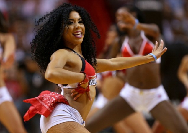 Las chicas porristas del Miami Heat. Dios cuánta esplendorosa belleza femenina en medio de mucha testosterona.