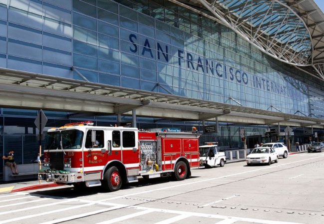 El Aeropuerto Internacional de San Francisco, vacío tras estrellarse el 777.