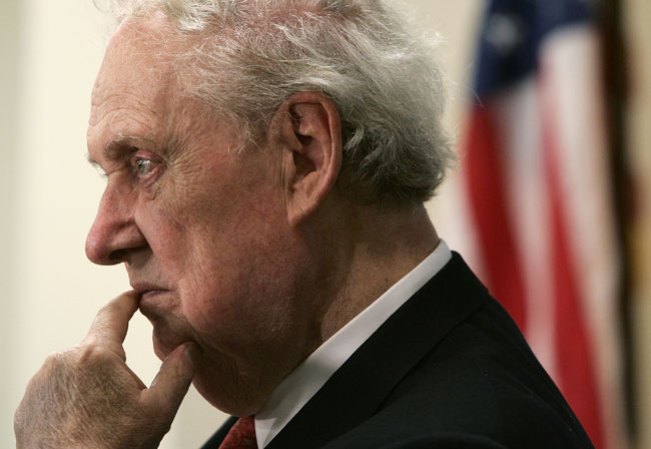 19 DE DICIEMBRE, 2012: Robert Bork, jurista y candidato a la Corte Suprema de Estados Unidos (1983), fallece a los 85 años de edad debido a un mal cardiaco.