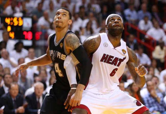 Y ahora disfrute otros grandes momentos de una noche mágicamente HEAT.