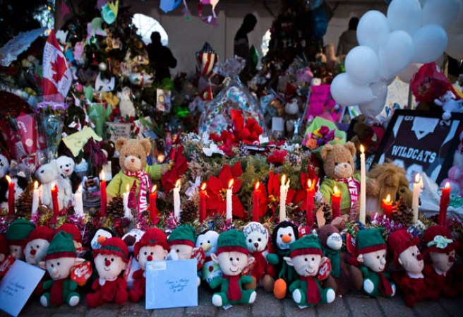 Recuerdan a las víctimas de la masacre de Connecticut, a un mes de la masacre.
