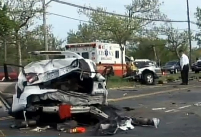 Un accidente multi vehicular durante el fin de semana dejó al menos 10 personas heridas Queens.