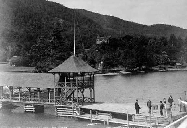 Imágenes de la bahía de Nueva York en los años 1900’s, cuando aún muchas de sus islas permanecían primitivas y ajenas al industrialismo.