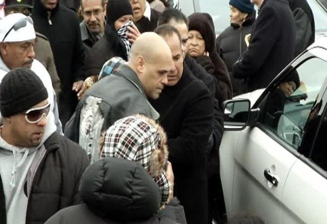 El amigo, Adrián Mojica Moreno, murió en el lugar de la agresión y el púgil falleció tres días después.
