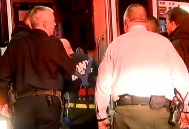 Un chofer fue acusado de manejar borracho (DWI) tras estrellar su auto contra una casa de Long Island.