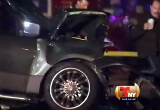 Una camioneta SUV y una van cargada de pasajeros chocaron este martes entre la avenida New Hampshire y la calle Pine, en Lakewood, NJ.