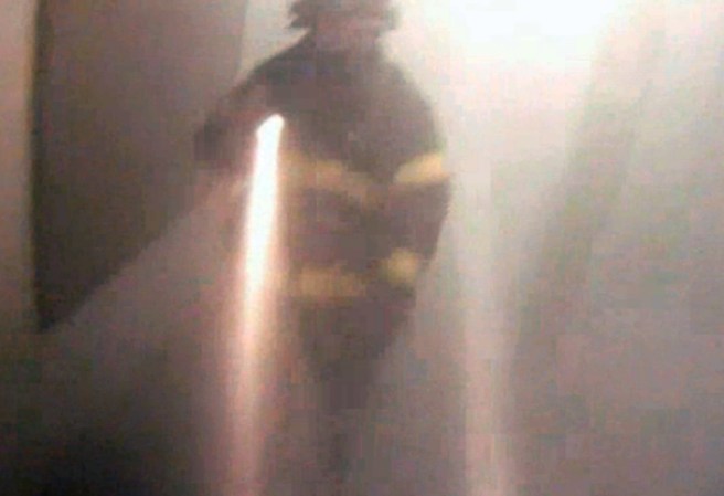 Durante los ejercicios el túnel se llena de humo para simular un fuego o una explosión.