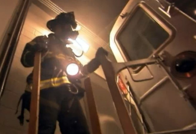El departamento de bomberos FDNY muestra de cerca su entrenamiento en Nueva York.
