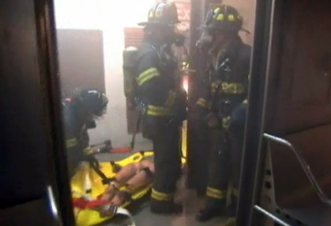 El departamento de bomberos FDNY muestra de cerca su entrenamiento en Nueva York.