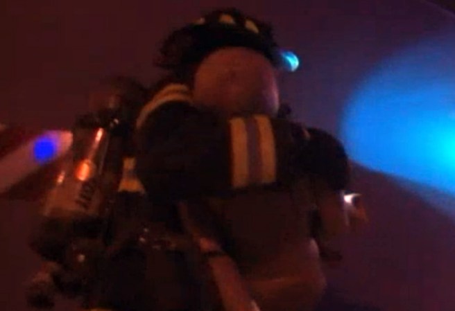 El departamento de bomberos FDNY muestra de cerca su entrenamiento en Nueva York.