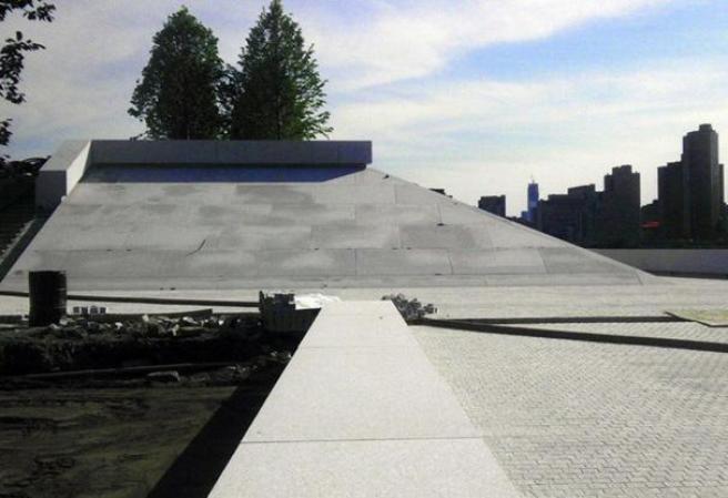 La estatua de Roosevelt está situada justo a 300 yardas de las sedes de las Naciones Unidas.