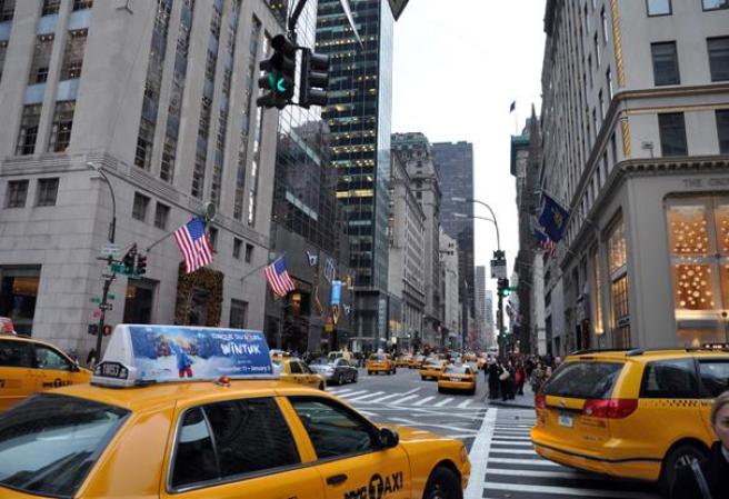 Si eres un amante del mundo del “fashion”, el destello del último grito de la moda espera por ti en la Quinta Avenida de Manhattan, . Solamente prepara muy bien tu billetera.