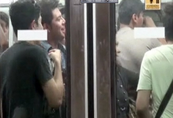 Como es costumbre, cada segundo domingo del año los neoyorquinos se quitaron los pantalones para abordar el subway de la ciudad.