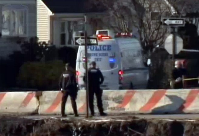 Un hombre resultó herido de bala durante una persecución a alta velocidad en Staten Island.