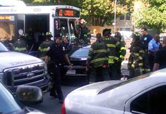 10 DE SEPTIEMBRE, 2013: Decenas de personas resultaron heridas luego de que una persecución policial terminara trágicamente en Brooklyn.
