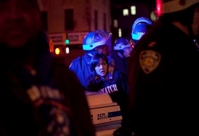 Varios manifestantes ocuparon las calles del sector de East Flatbush, Brooklyn, pidiendo justicia por la muerte del adolescente de 16 años Kimani Gray, a manos de dos policías, tras presuntamente apuntarles con un arma.