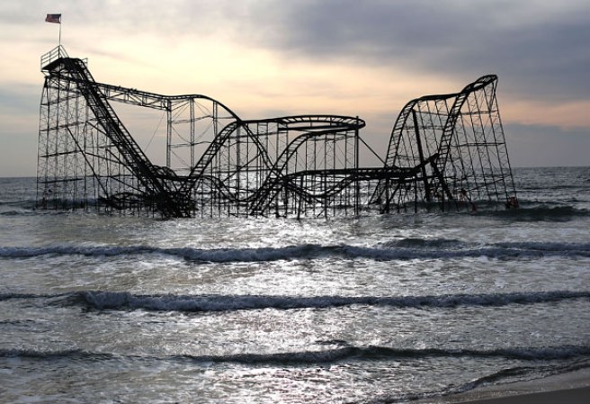 Seis meses después de que el huracán Sandy arrasara las zonas costeras de Nueva York, no ha cerrado aún las heridas físicas y emocionales, con una reconstrucción sin concluir y muchas familias que sobreviven en condiciones muy difíciles.