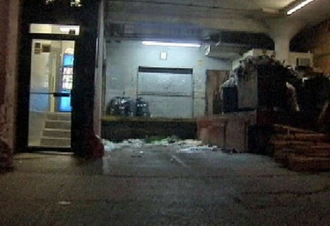 23 DE MAYO, 2013: Tres hombres fueron arrestados tras un macabro hallazgo en Queens.
