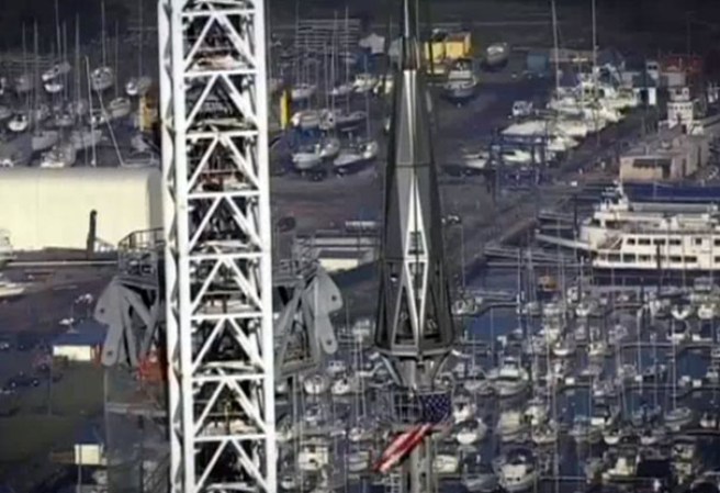Instalan la clavija que convierte al nuevo One World Trade Center en el más alto del hemisferio oeste, con una altitud de 1,776 pies.