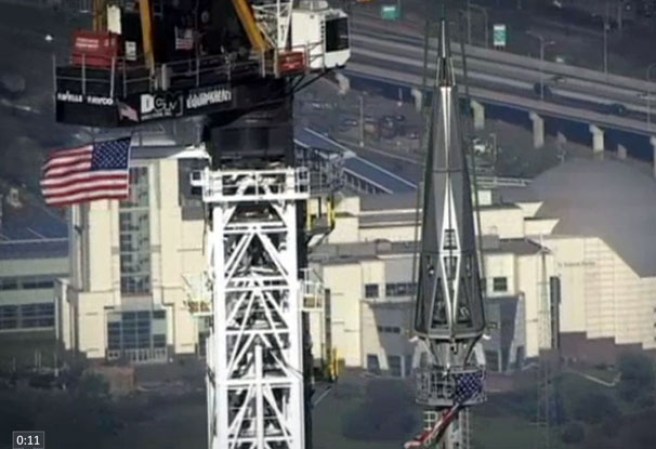 Instalan la clavija que convierte al nuevo One World Trade Center en el más alto del hemisferio oeste, con una altitud de 1,776 pies.