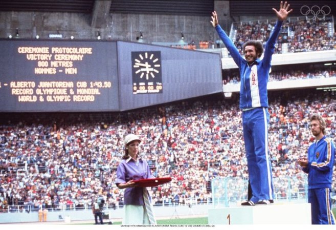 Alberto "El caballo Juantorena, ganador del oro en los 400 y 800 metros en los juegos olímpicos de 1976.