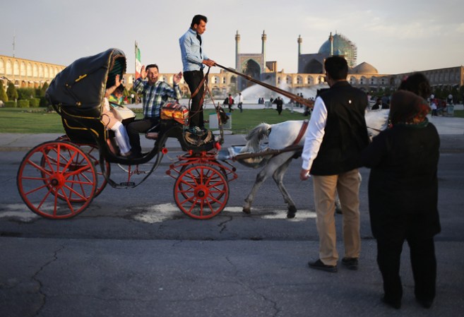 El fotógrafo John Moore nos muestra un recorrido por el corazón de Iran, en el marco de la celebración del 25 aniversario luctuoso del líder revolucionario Ayatollah Khomeini.