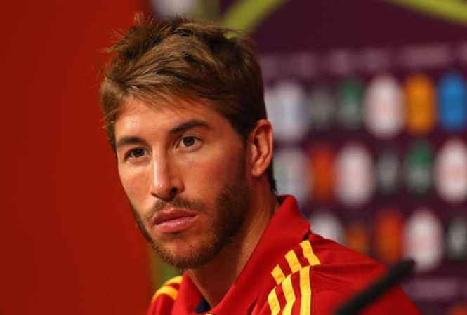 Sergio Ramos hace subir la temperatura del campo.