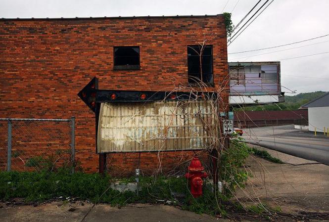 La Appalachia ha sido caracterizada por la cultura popular como una región dedicada a la industria del licor ilegal, pero es mucho más que eso y cuenta con una rica tradición musical y de literatura.