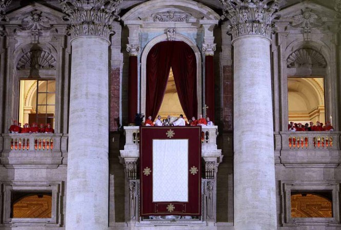Bergoglio ha tenido una gran presencia en la Conferencia Episcopal Argentina, institución que ha presidido durante seis años, de 2005 a 2011, y entre sus publicaciones más conocidas se encuentran "Meditaciones para religiosos" (1982), "Reflexiones sobre la vida apostólica" (1986) y "Reflexiones de esperanza" (1992).