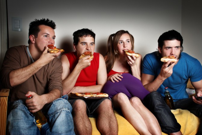 Comer con distracciones