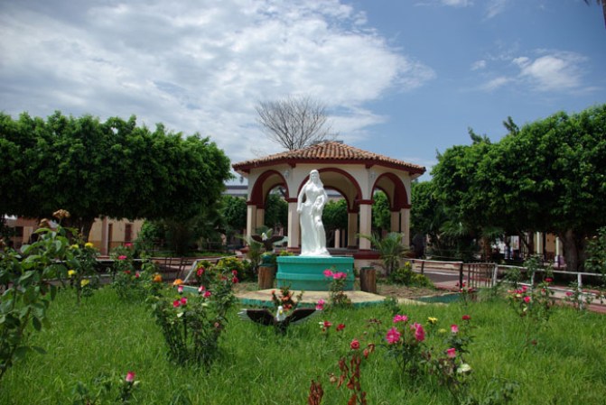 Mexcaltitán es una isla forma parte del municipio de Santiago Ixcuintla, en el estado de Nayarit.