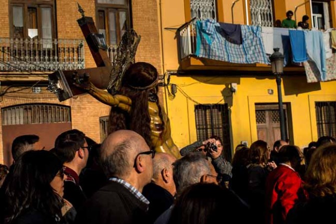 Las procesiones se echan a las calles para recordar la crucifixión de Jesús.