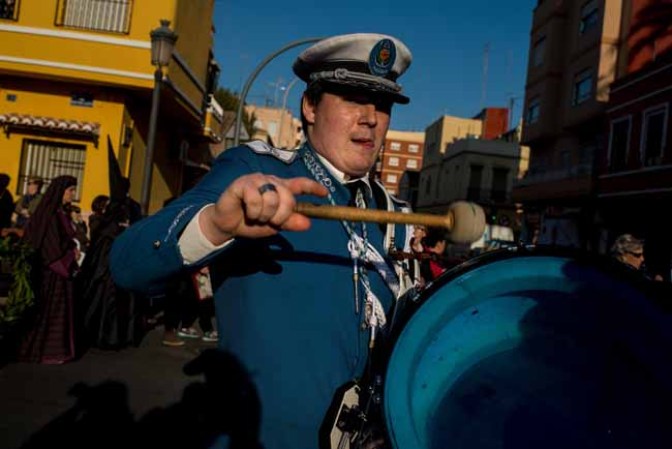 Las procesiones se echan a las calles para recordar la crucifixión de Jesús.