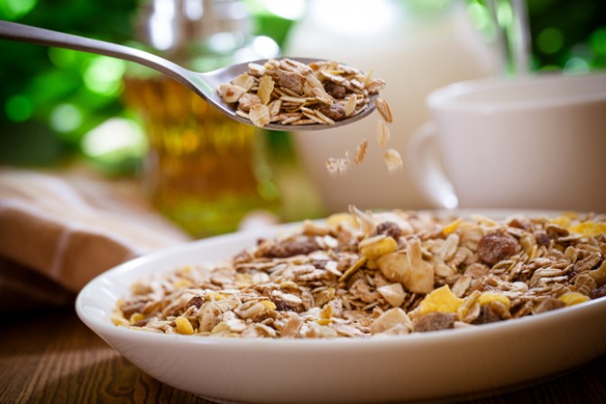 Avena.- Excelente auxiliar para bajar el colesterol. Mantiene tus niveles de azúcar bajos.